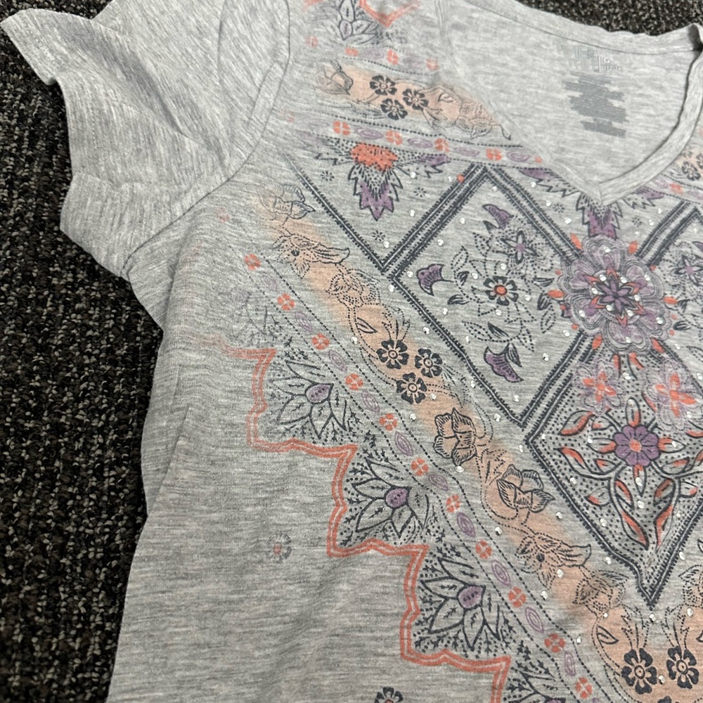Time And Tru t-shirt Women L 12/14 gray Tee embellished Floral short sleeve - Picture 2 of 11